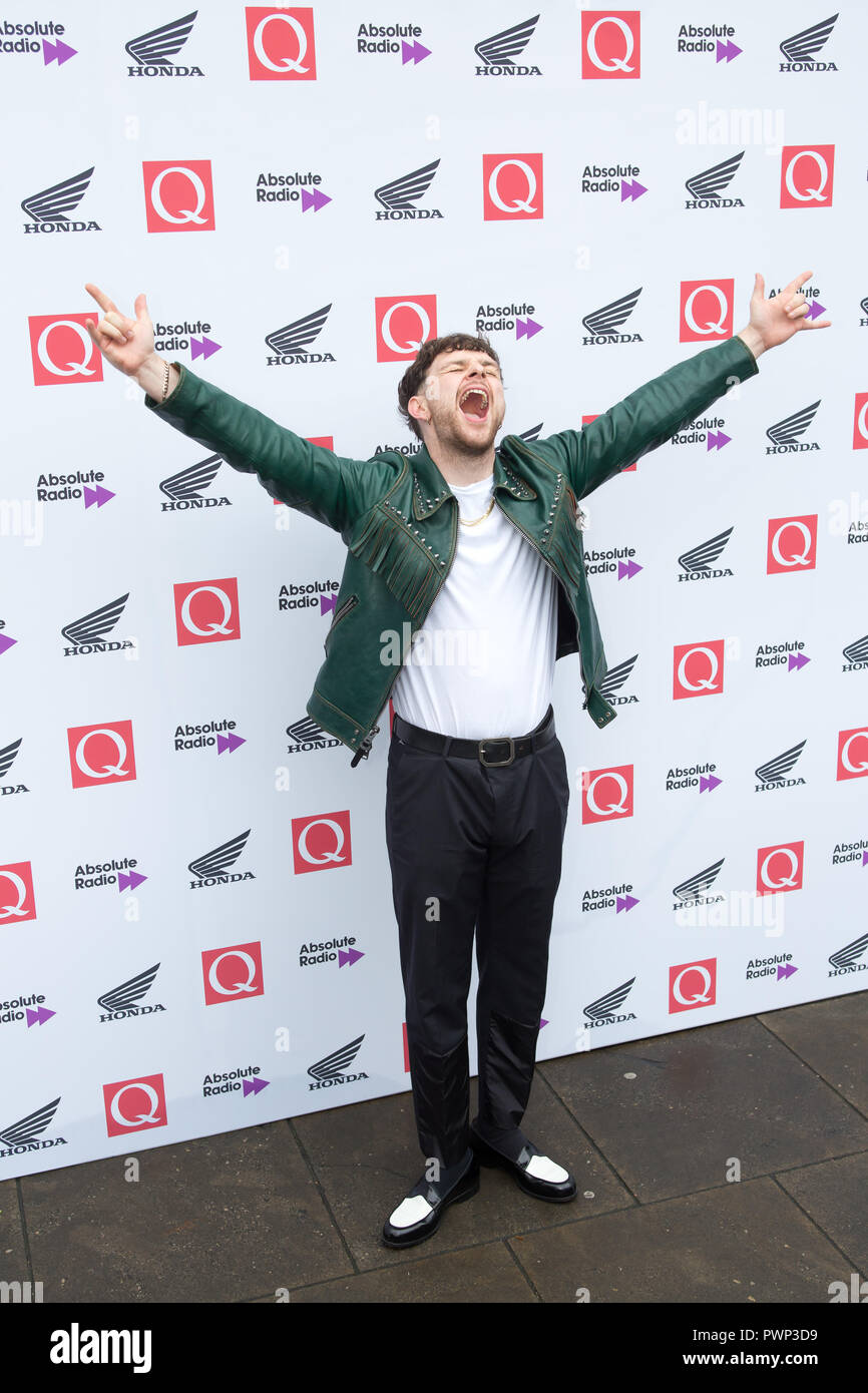 Londres, Royaume-Uni. 17 octobre 2018. Londres, Royaume-Uni. 17 octobre 2018. La ferme de craie de la Maison ronde Tom Grennan arrive aux Q Awards 2018 en association avec Absolute radio People in Picture: Tom Grennan crédit: Dean Fardell / Alamy Live News feed / Alamy Live News Banque D'Images