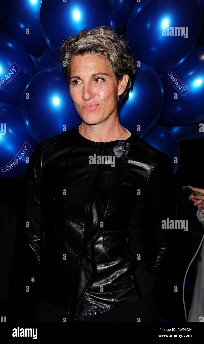 Londres, Royaume-Uni. 17 octobre, 2018. Clare Balding participant à l'entreprise au Gielgud Theatre 17 octobre 2018. Crédit : Peter Phillips/Alamy Live News Banque D'Images