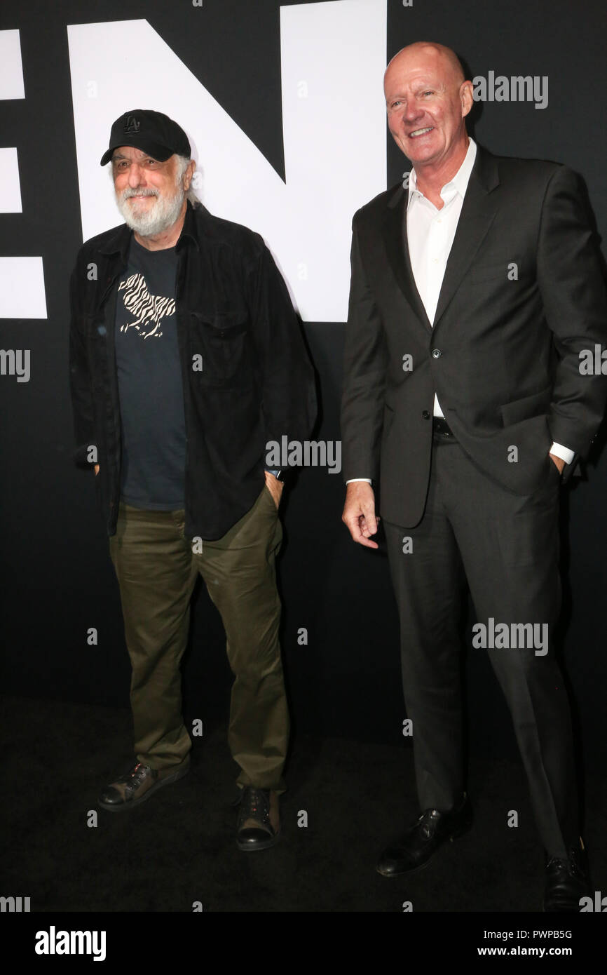 17 octobre 2018 - Hollywood, Californie, États-Unis - 17 octobre 2018 - Hollywood, Californie, États-Unis - Nick Castle et JIM COURTNEY posent à l'arrivée pour l'Universal Pictures première de "Halloween" au théâtre chinois. (Crédit Image : © Alexander Seyum/Zuma sur le fil) Banque D'Images