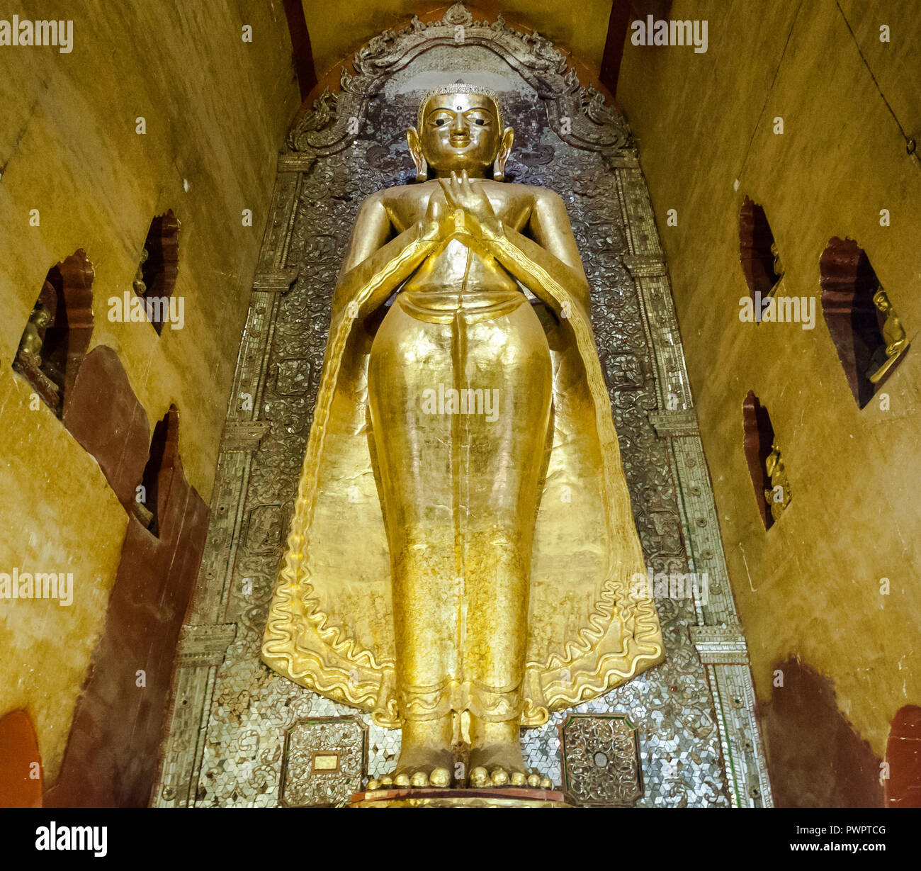 Statue de Bouddha au temple de Bagan, Myanmar Banque D'Images