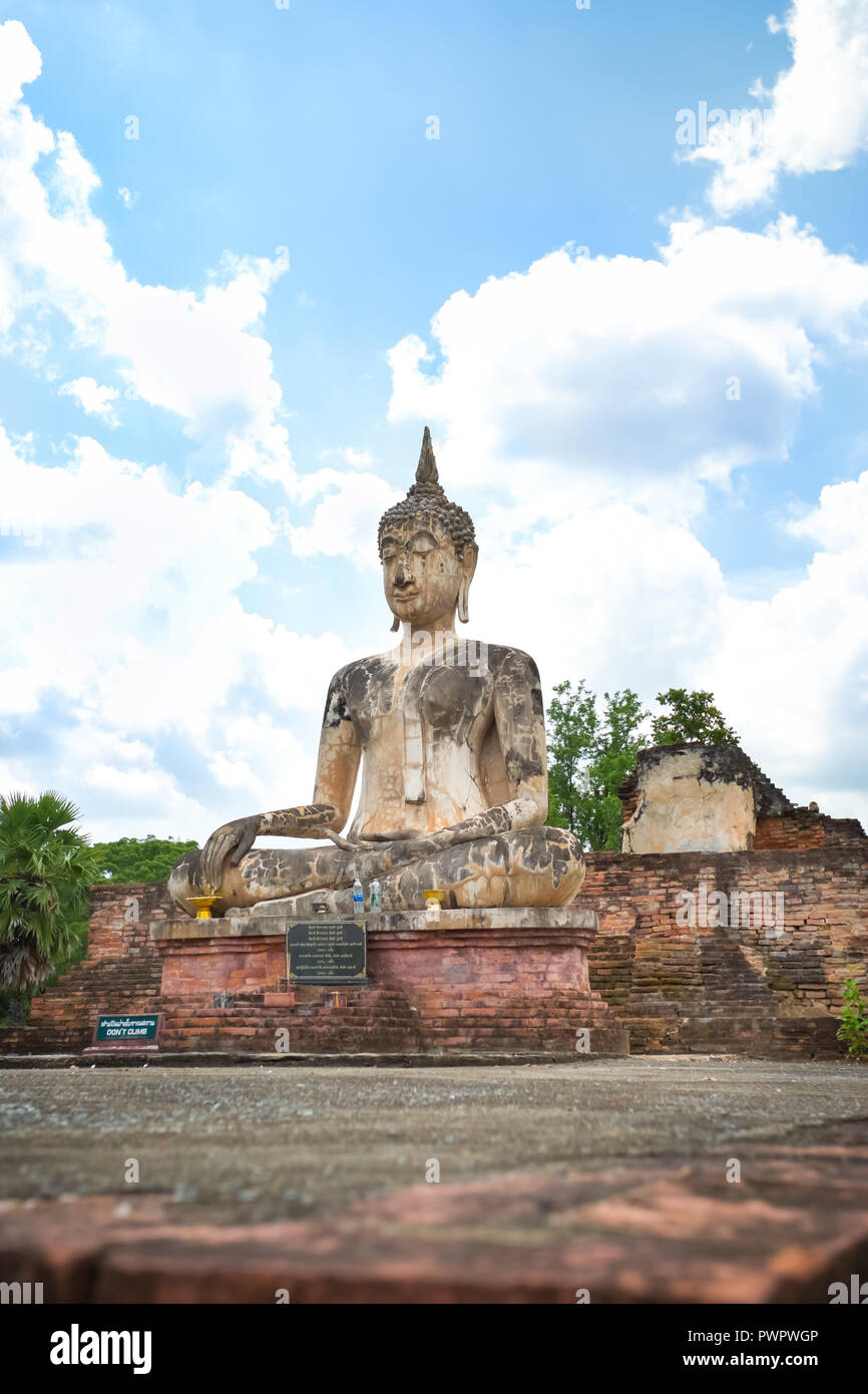 Ancient Buddha in Wat Mae Chon, province de Sukhothai, Thaïlande. Banque D'Images