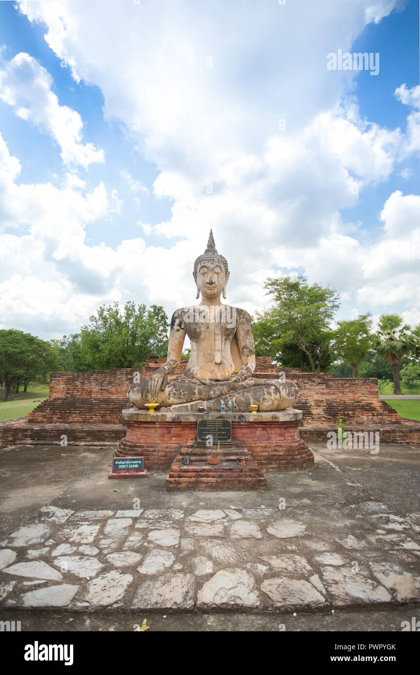 Ancient Buddha in Wat Mae Chon, province de Sukhothai, Thaïlande. Banque D'Images