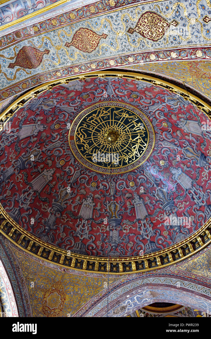 Détails de l'intérieur du dôme Imperial Harem de grêle, le palais de Topkapi, Istanbul, Turquie, l'Europe. Banque D'Images