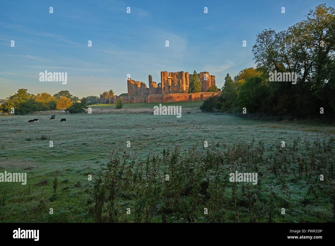 Le château de Kenilworth, Warwickshire au début de l'automne paysage matin Banque D'Images