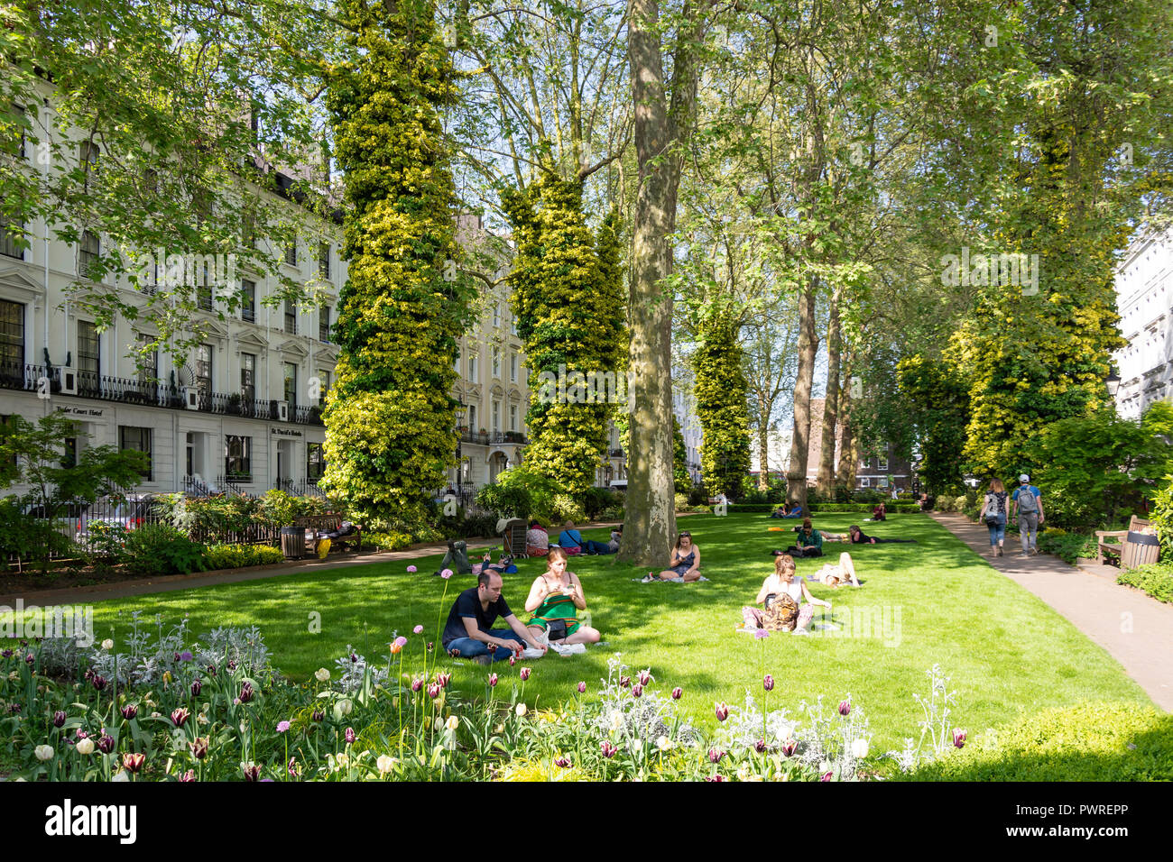 La Norfolk Square Garden, Norfolk Square, Paddington, Westminster, Londres, Angleterre, Royaume-Uni Banque D'Images