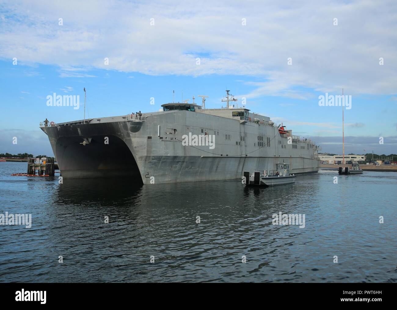 VIRGINIA BEACH, en Virginie (1 juillet 2017) Le navire de transport rapide expéditionnaire USNS Lance (FPE) Part 1 expéditionnaire conjoint peu Base Creek-Fort Histoire. Lance est en cours afin de commencer son déploiement est l'appui de Partenariat Sud Gare 2017. Banque D'Images