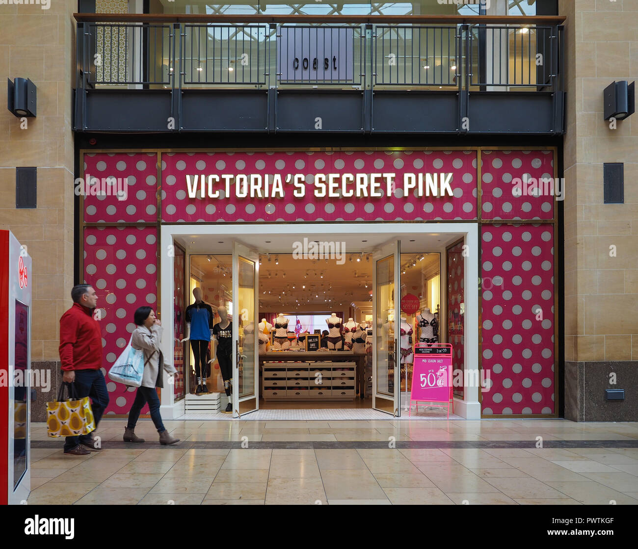 CAMBRIDGE, UK - CIRCA Octobre 2018 : Victoria's Secret Pink shop au centre commercial Grand Arcade Banque D'Images
