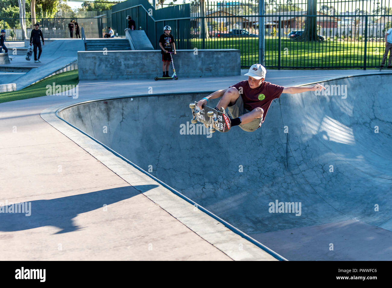 En planche à roulettes Tewinkle Park, Costa Mesa, Californie Banque D'Images