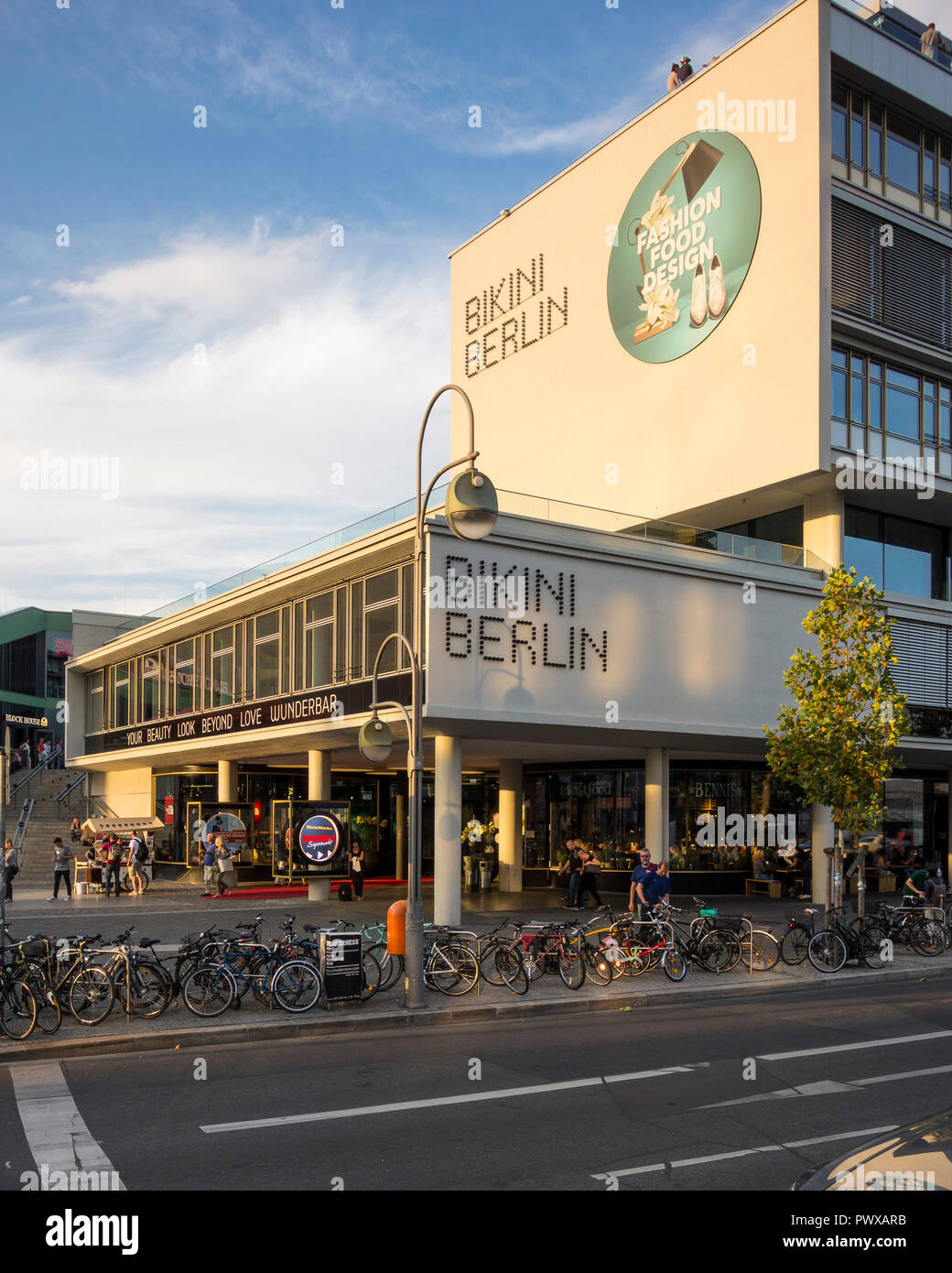 Berlin. L'Allemagne. Bikini Berlin shopping centre à Budapester Straße, le zoo de Berlin. Banque D'Images