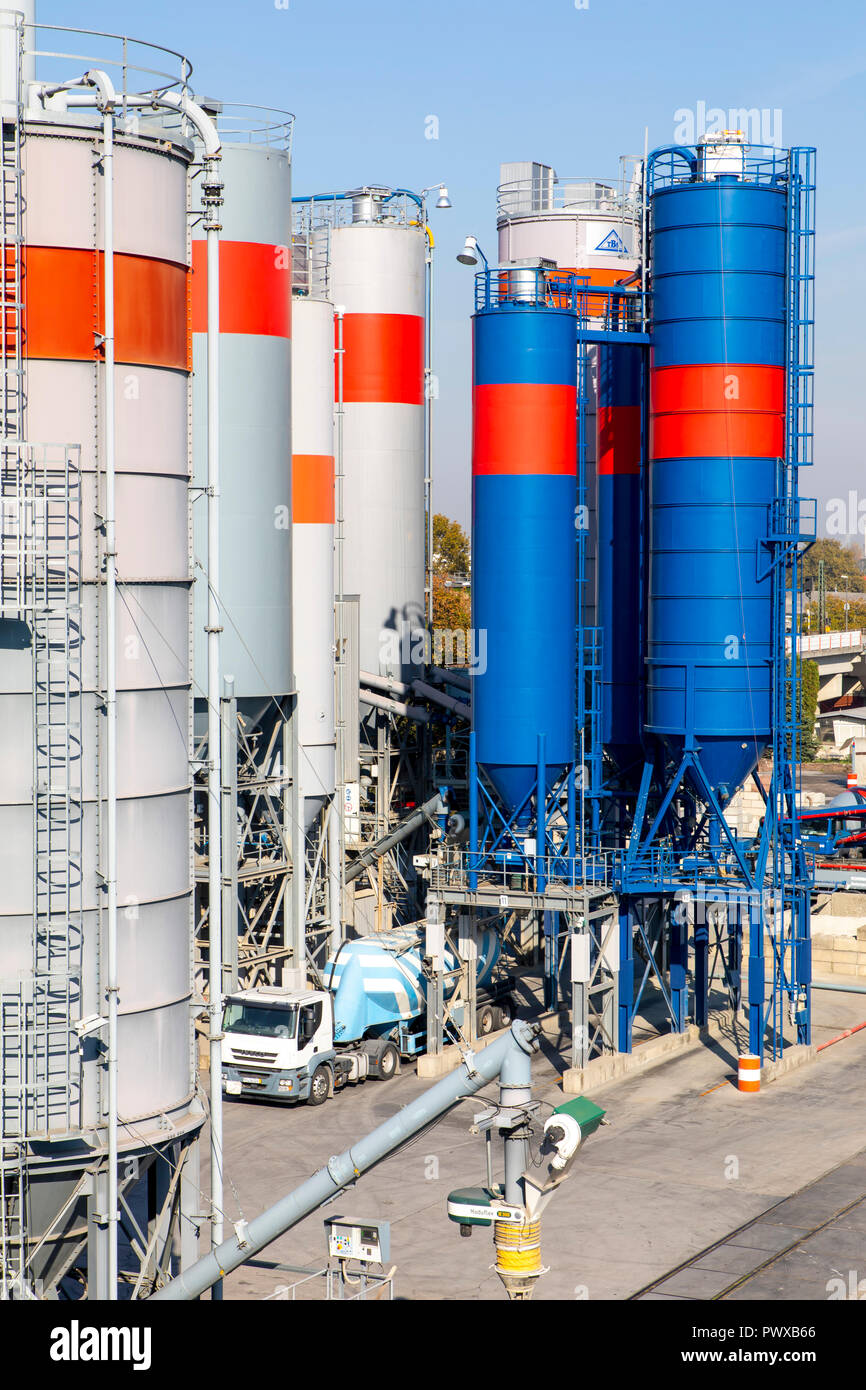 Mélange de ciment du SCT dans l'usine, la production de ciment et de béton prêt à l'emploi, Rhein-Neckar-Hafen Mannheim, en termes de superficie le plus important port en eaux intérieures ge Banque D'Images