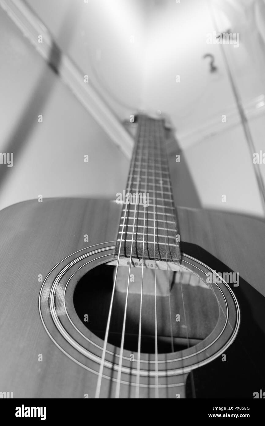 Close-up of acoustic guitar Banque D'Images