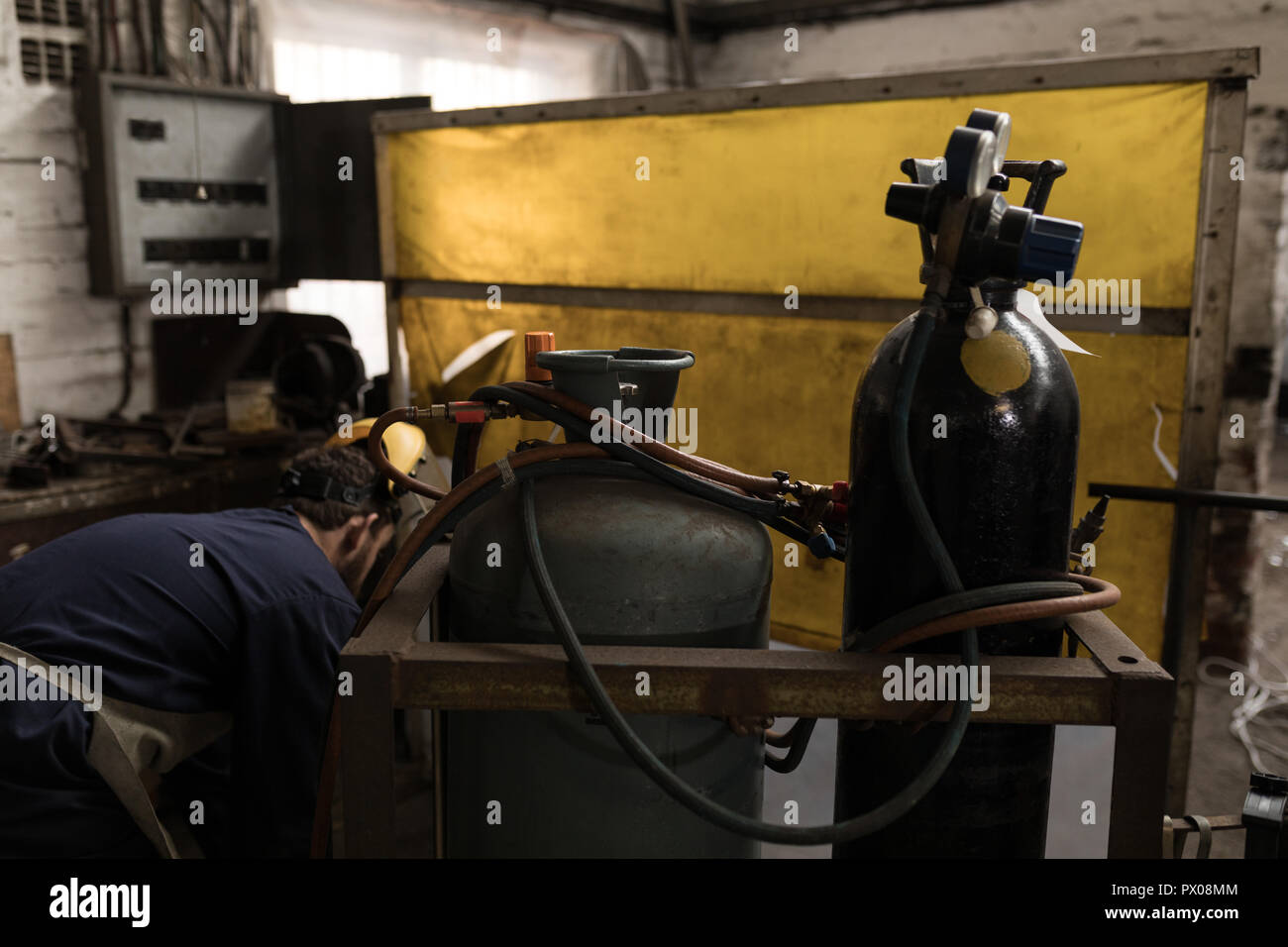 Bouteille de gaz en atelier Banque D'Images