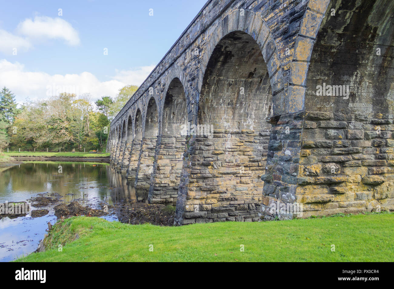 Douze ou voûté en pierre en arc pont ballydehob West Cork Irlande Banque D'Images