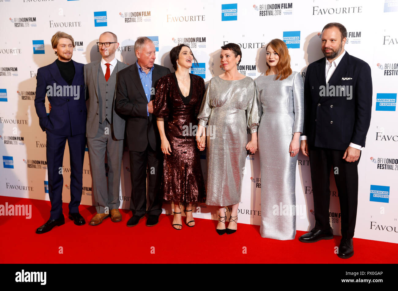 La distribution et l'équipe du film à l'UK premiere du favori à la BFI Southbank pour la 62e session de BFI London Film Festival. Banque D'Images