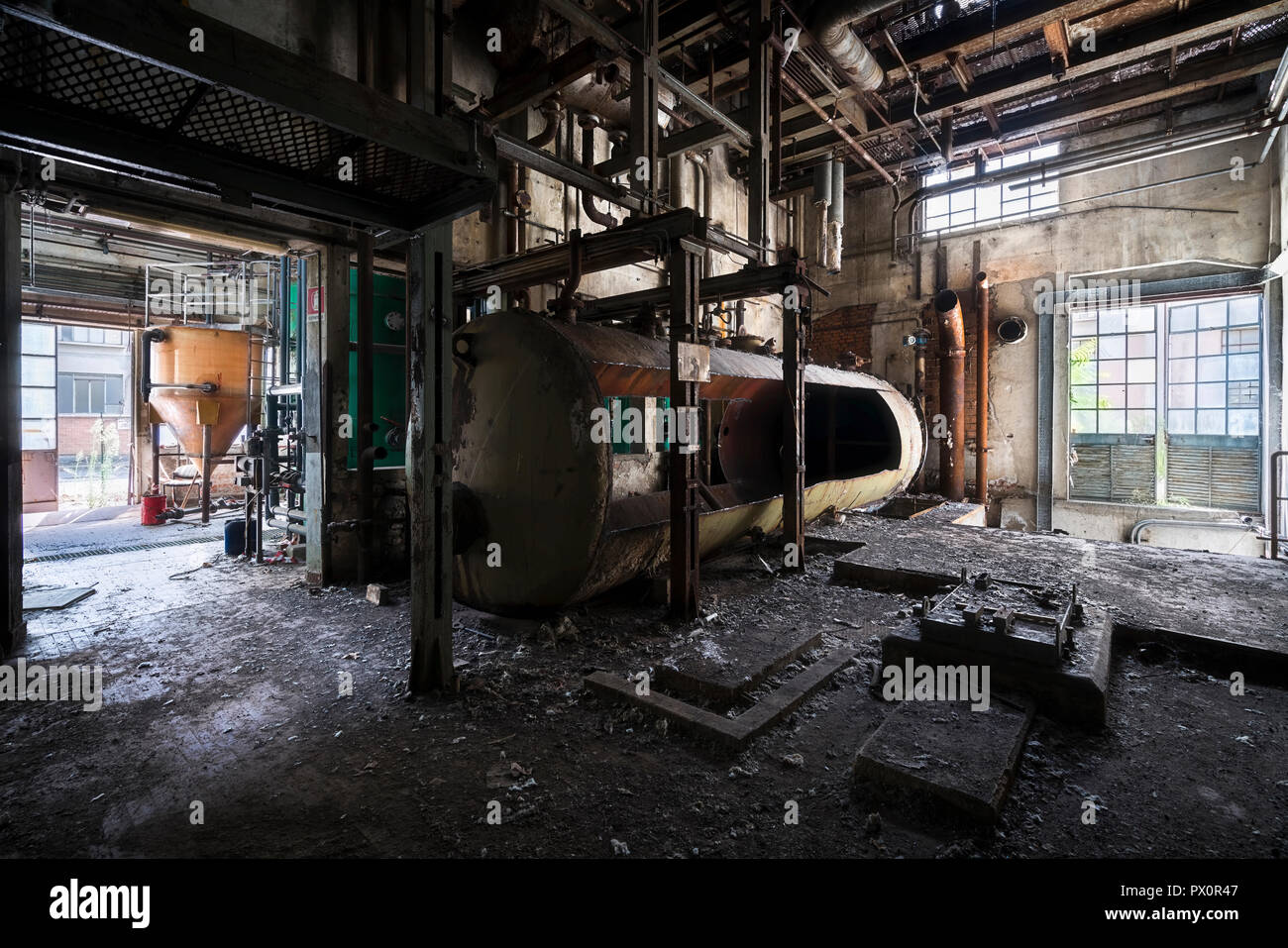 Vue intérieure d'une usine abandonnée en Italie. Banque D'Images