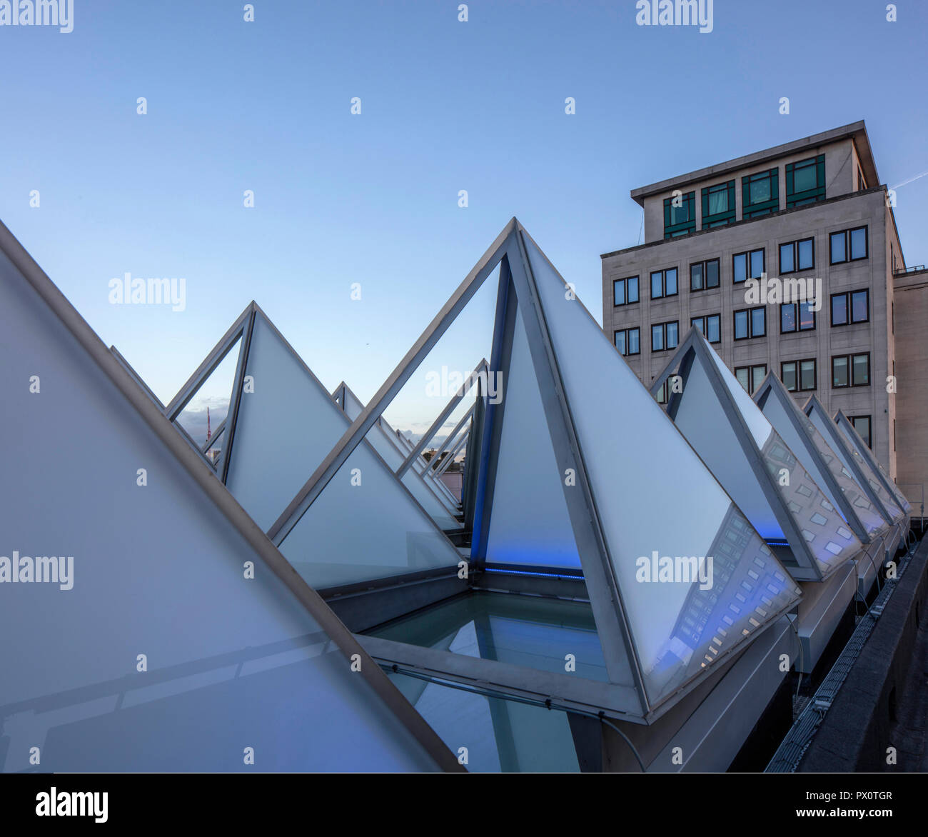 Le toit de la Hayward Gallery, une célèbre galerie d'art contemporain et monument de l'architecture brutaliste sur London's South Banque D'Images