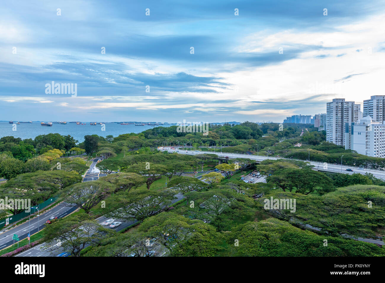 L'aménagement paysager de l'East Coast Park, vue à partir de la Marine Parade ville nouvelle à Singapour Banque D'Images
