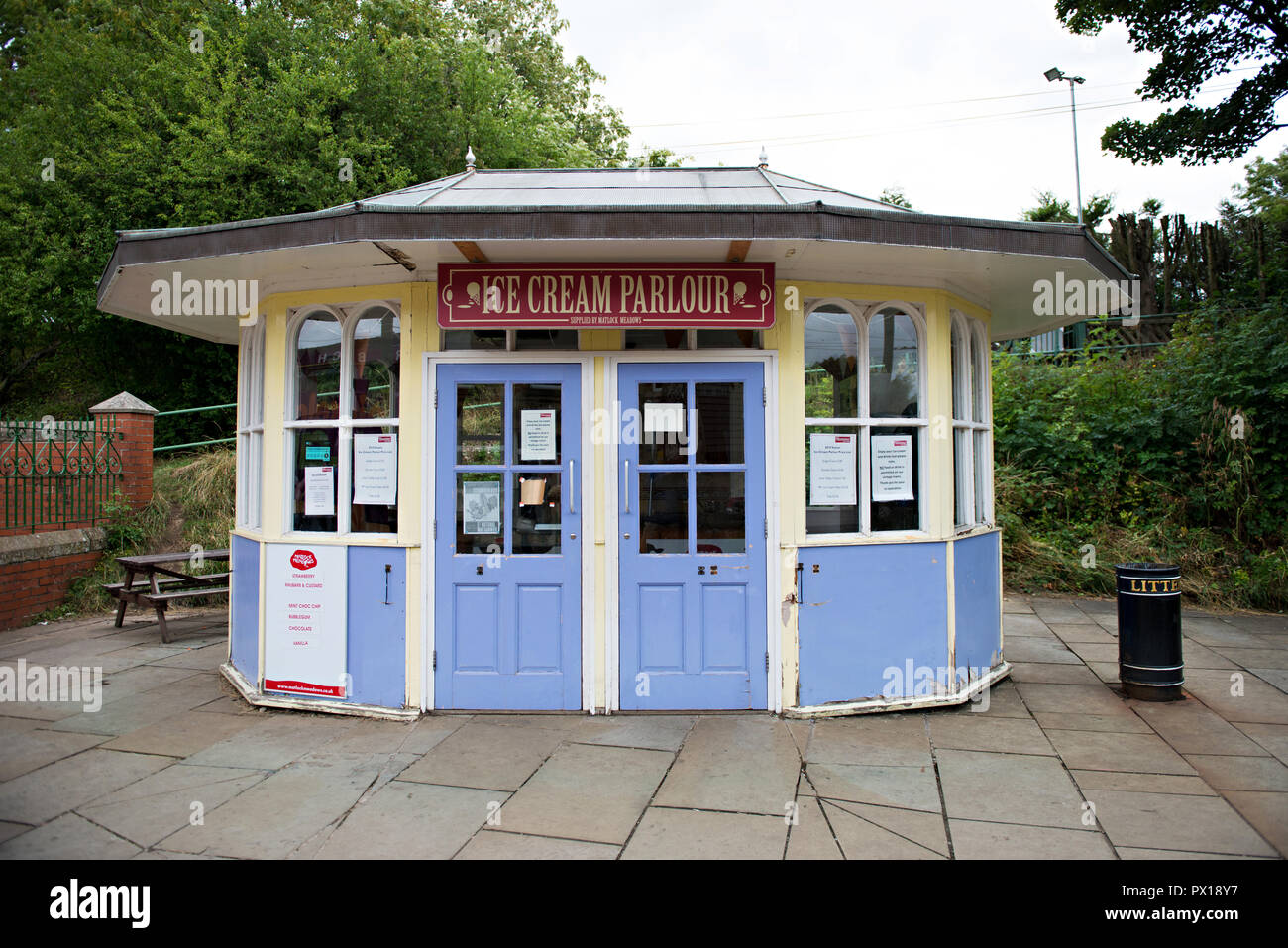 Un vieux glacier à Crich Tramway Musée dans le village de Crich, Derbyshire, Royaume-Uni Banque D'Images