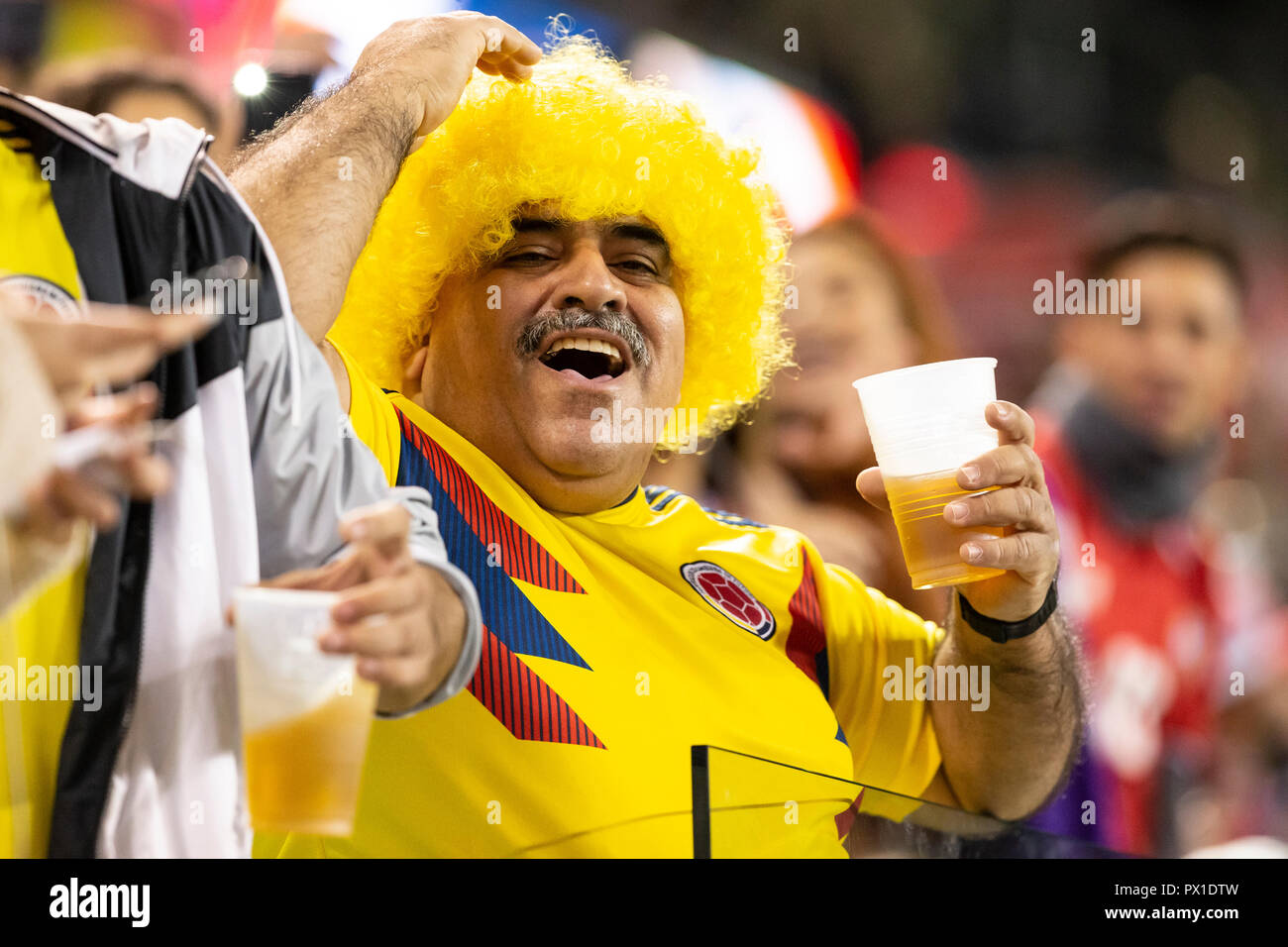 Harrison, NJ - 16 octobre 2018 : Fête des fans de Colombie au cours de la match de football amical entre le Costa Rica et la Colombie au Red Bull Arena La Colombie a remporté 3 - 1 Banque D'Images