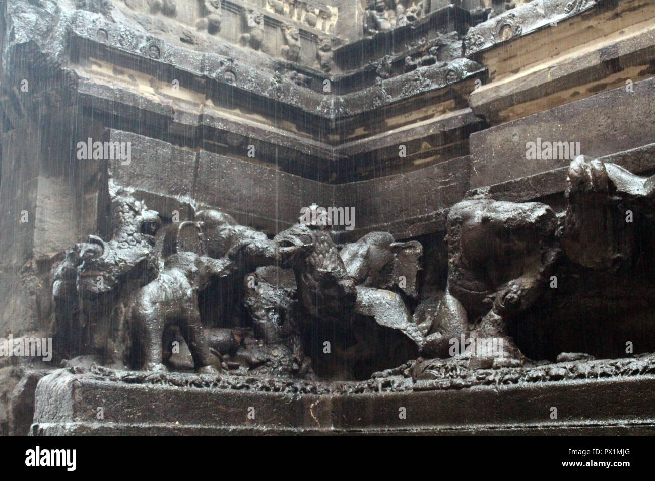 Le unbeliavable détails du Temple de Kailasa grottes d'Ellora, le rock-cut temple monolithique. Prises en Inde, août 2018. Banque D'Images