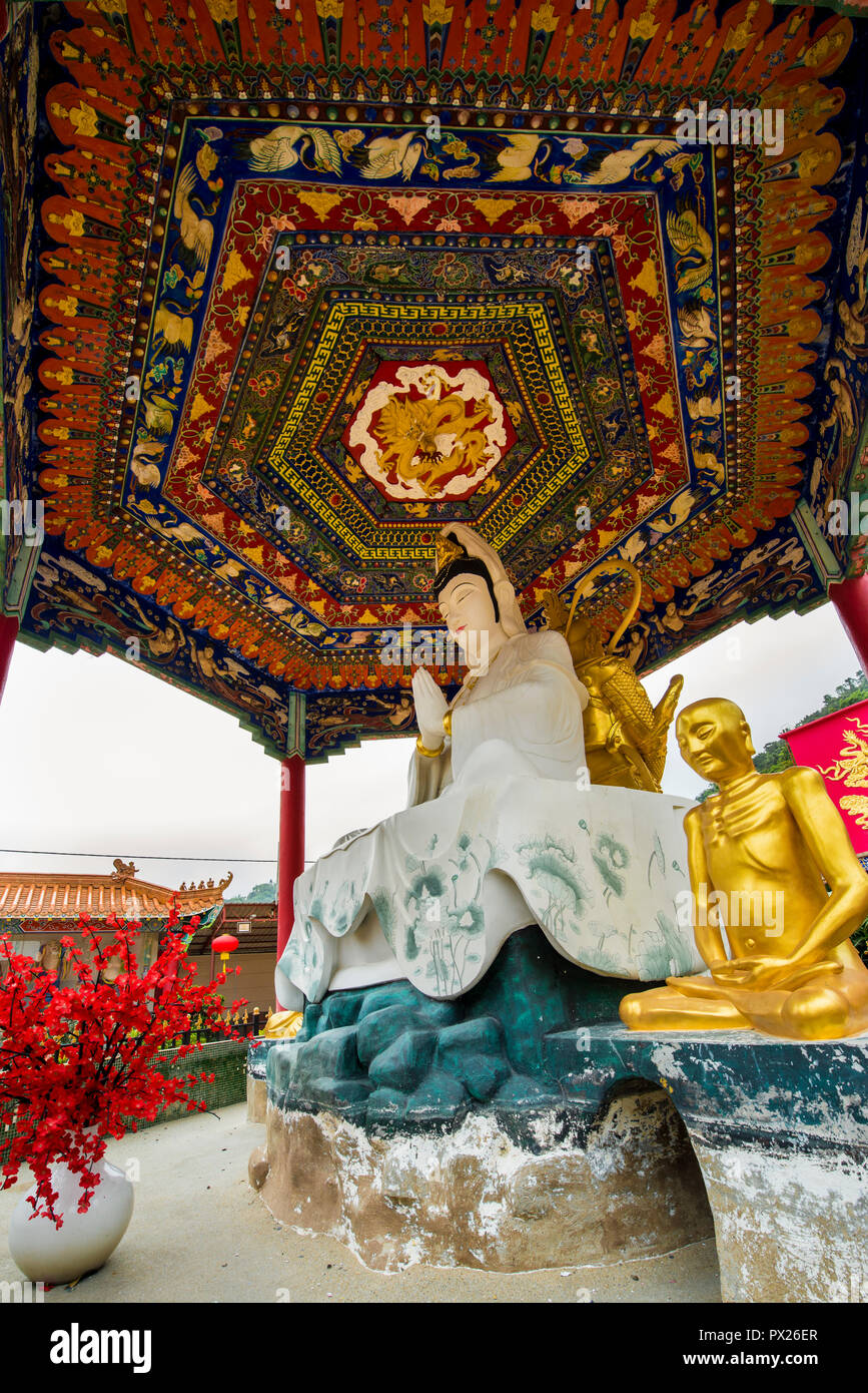 Kwun yam Pavilion, dix mille bouddhas Monastery, Sha Tin, Hong Kong, Chine. Banque D'Images