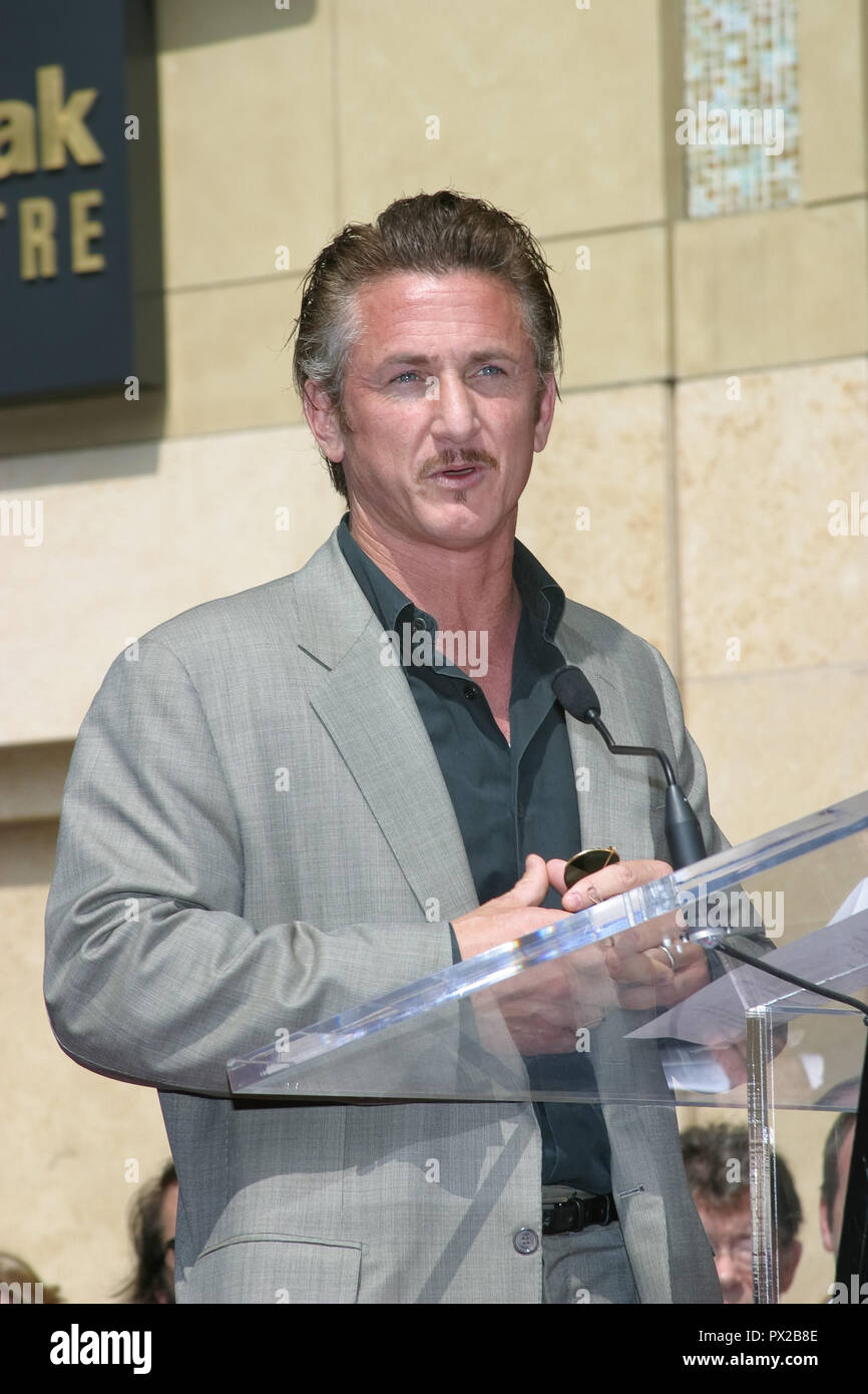 Sean Penn 09/19/05 Mike Medavoy Walk of Fame @ Kodak Theater, Hollywood photo de Jun Matsuda/HNW / PictureLux 19 septembre 2005 Référence #  33686 Fichier HNWPLX 1040 Banque D'Images