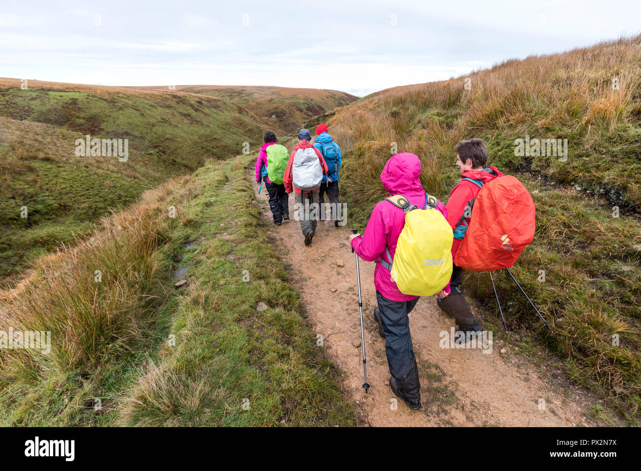 La marche du groupe Two Moors Way, Exmoor, England, UK Banque D'Images