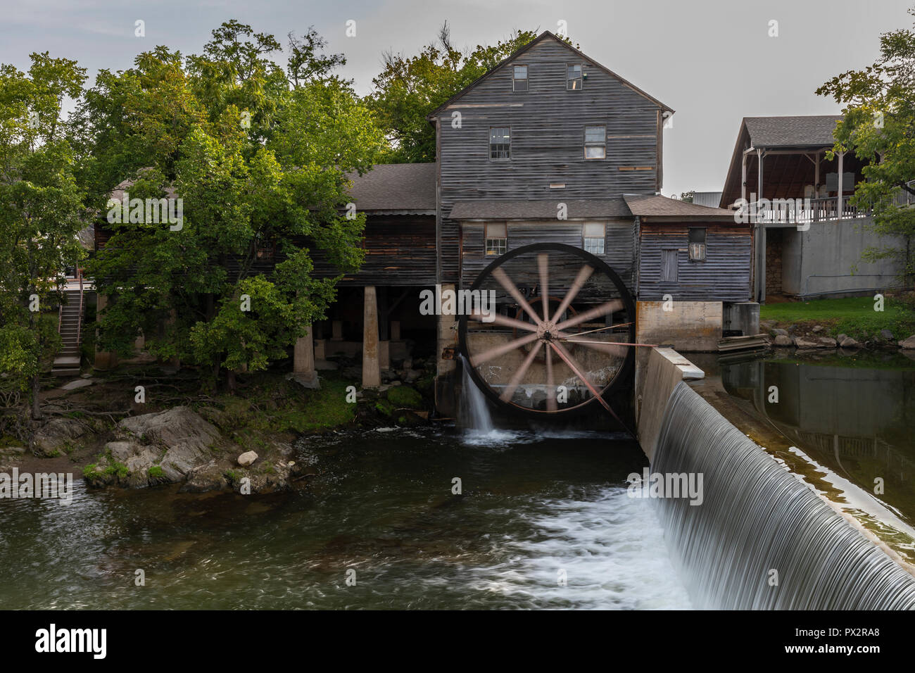 Old Grist Mill avec roue à eau Banque D'Images