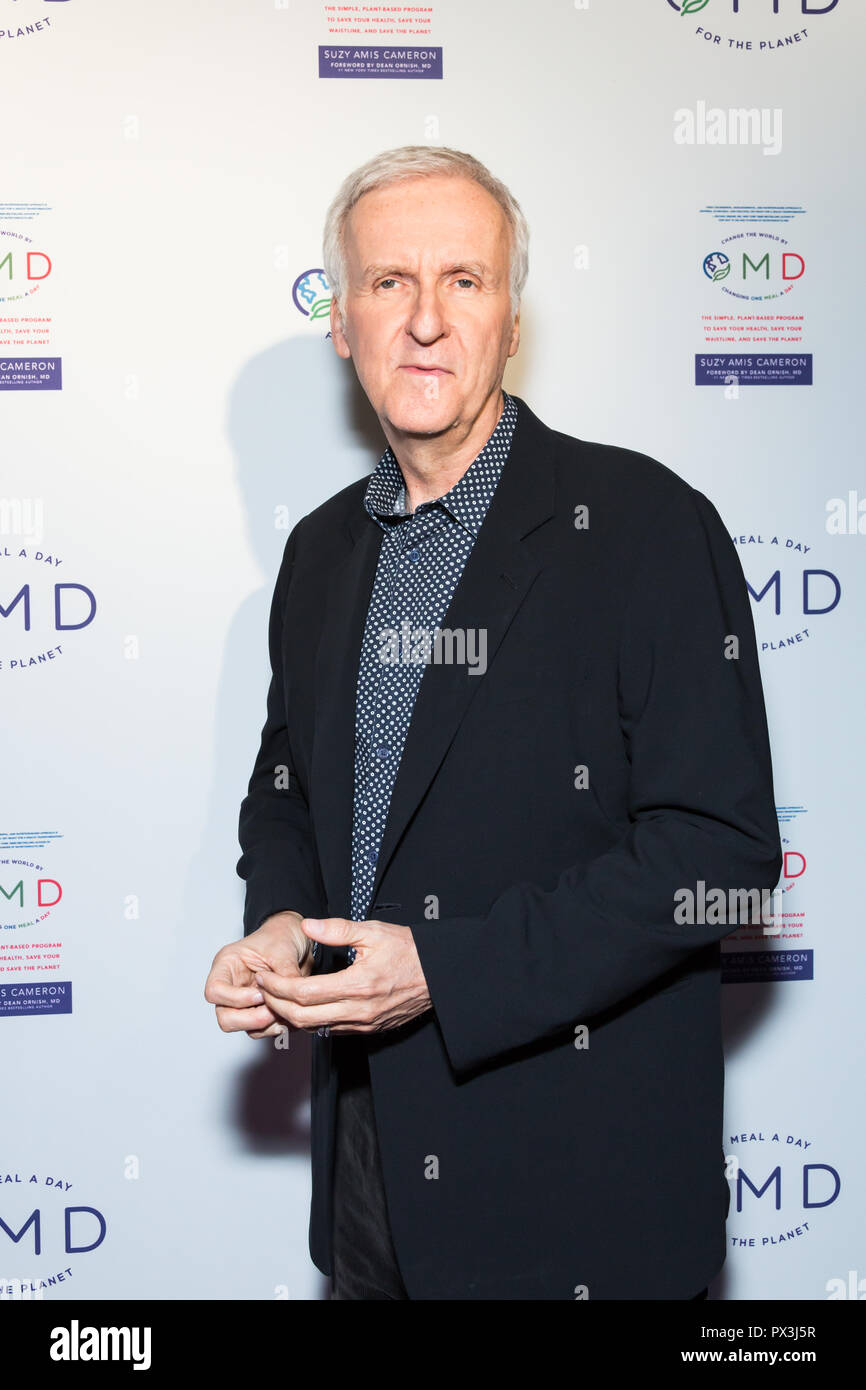 Los Angeles, USA. 18 octobre, 2018. James Cameron s'occupe du lancement de Suzy Amis Cameron's book 'OMD : le simple, les Programme pour enregistrer votre santé, enregistrez votre Waistline, et sauver la planète' animée par James Cameron dans Crossroads restaurant. Crédit : Vladimir M. Yazev/Alamy Live News. Banque D'Images