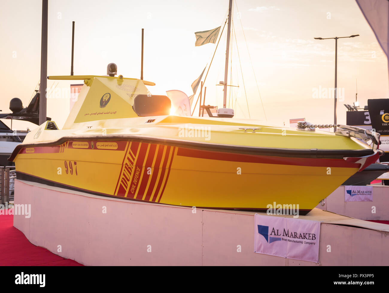 Abu Dhabi National Exhibition Centre, EAU - 19 octobre 2018 : Abu Dhabi International Boat Show 2018 / Exposition de bateaux de vitesse à Dubaï, Dubaï 997 pompiers de la défense civile. Credit : Fahd Khan/Alamy Live News Banque D'Images