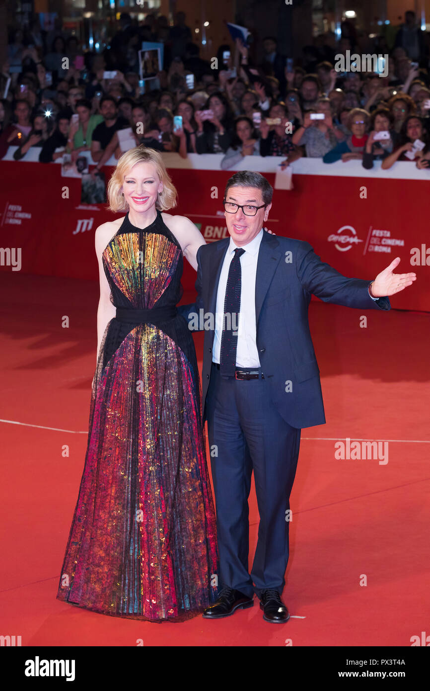 Rome, Italie. 19 octobre, 2018. Cate Blanchett et Antonio Monda pose sur le tapis rouge du 13e Festival du Film de Rome à l'Auditorium Parco della Musica. Rome Film Fest 2018. Credit : Gennaro Leonardi/Alamy Live News Banque D'Images