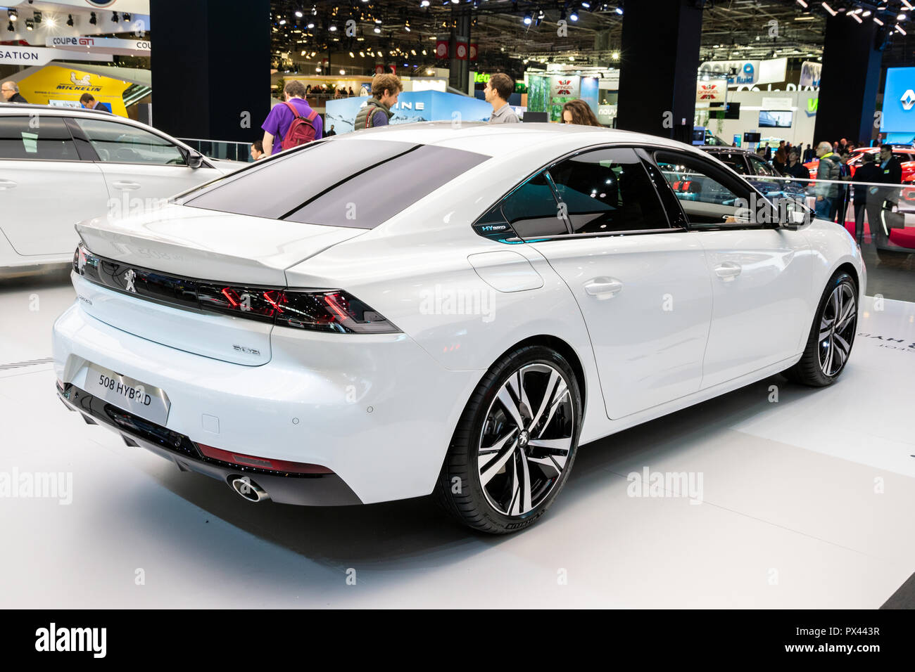 PARIS, le 2 octobre 2018 : Peugeot 508 voiture hybride présenté au Mondial de Paris. Banque D'Images