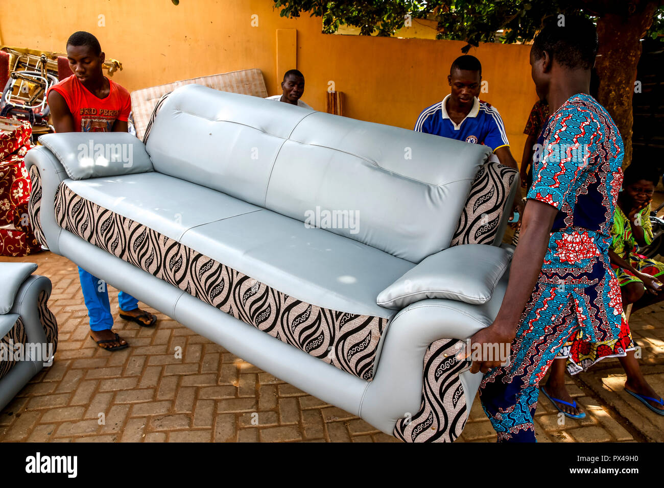 Atelier de meubles en LomÃ©, au Togo. Banque D'Images