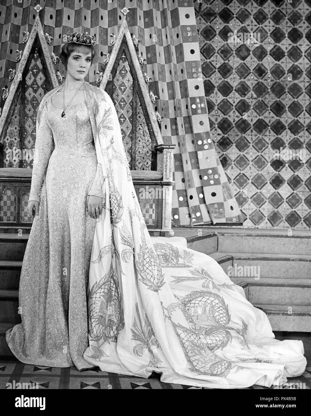 Les photos d'une adaptation théâtrale du roi Arthur avec Julie Andrews Banque D'Images