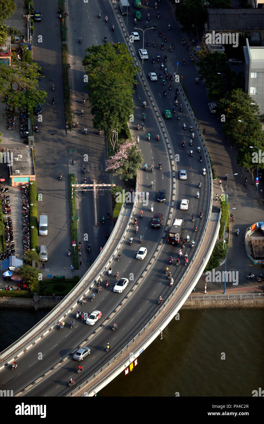 Pont sur canal. District 1. Ho Chi Minh Ville. Le Vietnam. Banque D'Images
