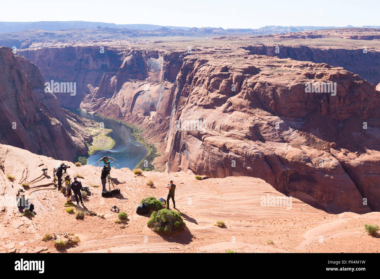 Horseshoe Bend. L'enregistrement de l'équipe du film de démonstration du cerceau Navajo. Banque D'Images
