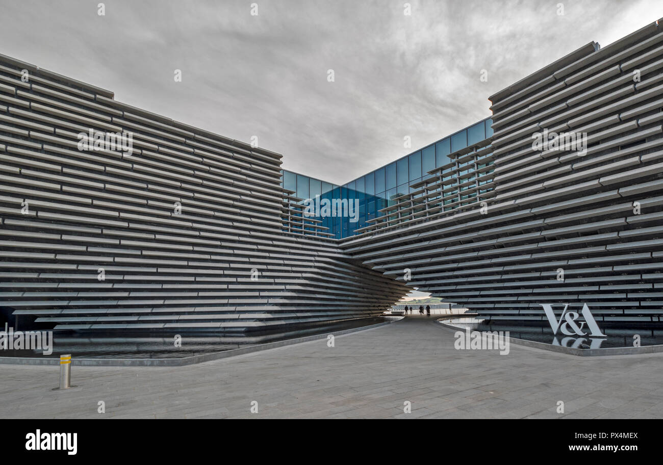 V & A MUSEUM OF DESIGN DUNDEE ECOSSE la voûte et piscines Banque D'Images