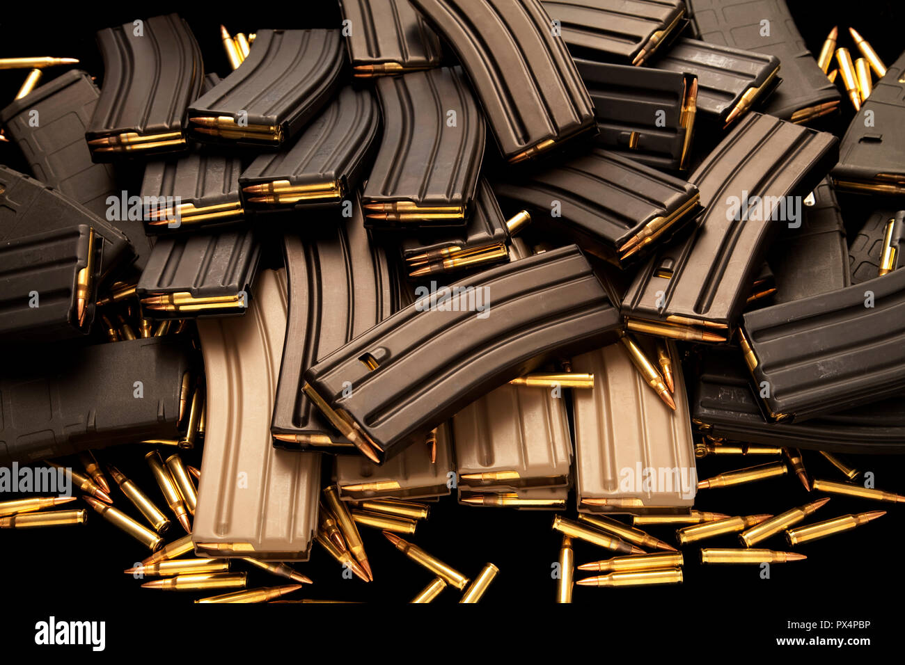 AR-15 haute capacité de munitions des magazines. Banque D'Images