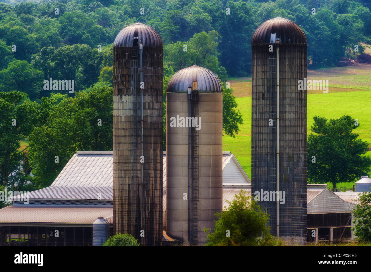 Huntington,West Virginia, USA - 4 juillet 2018 : Silos paysages de régions rurales de l'Ouest Virginia, USA. Banque D'Images