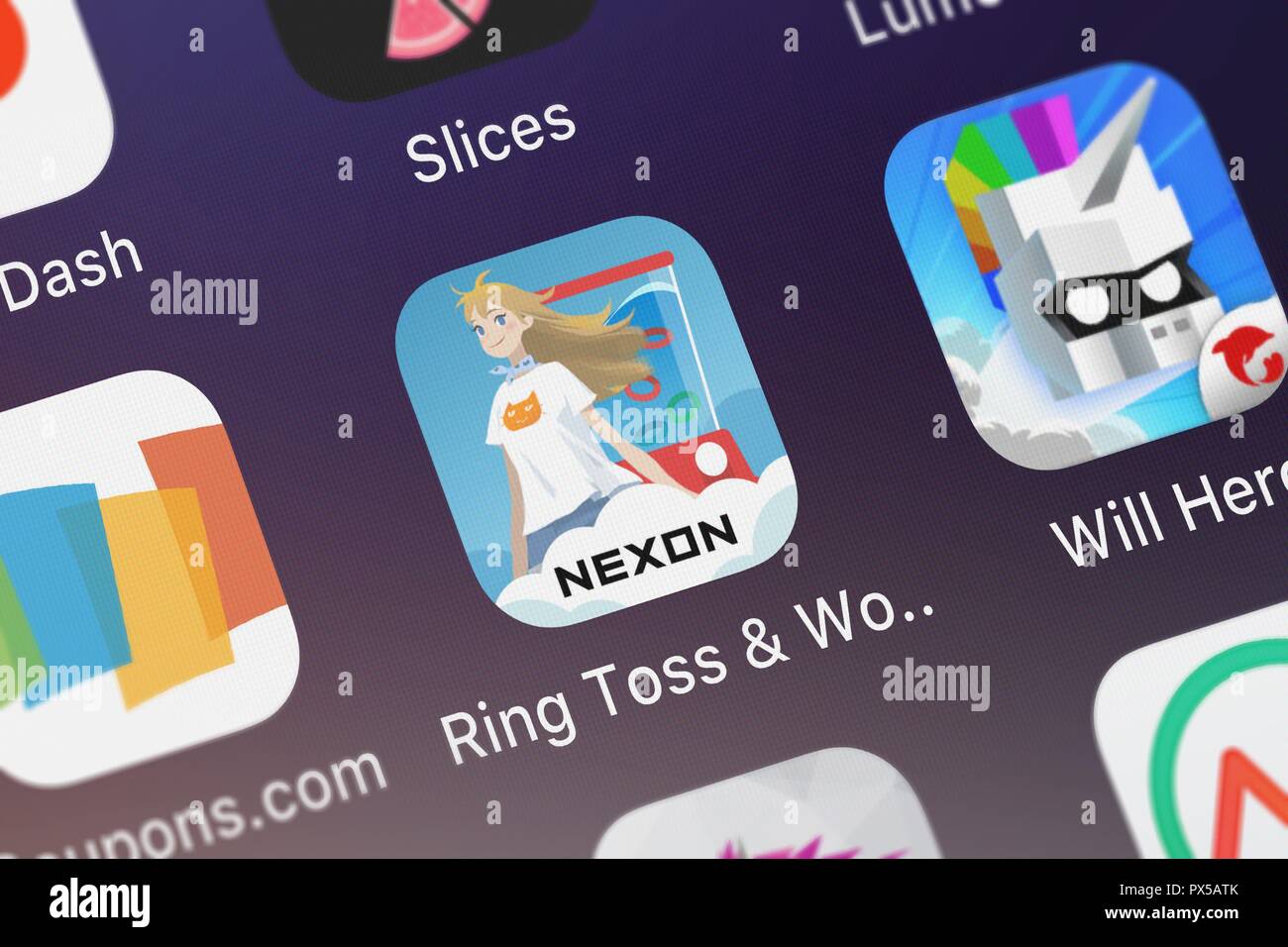 Londres, Royaume-Uni - 19 octobre 2018 : Capture d'écran de l'application mobile Ring Toss World Tour de NEXON Company. Banque D'Images