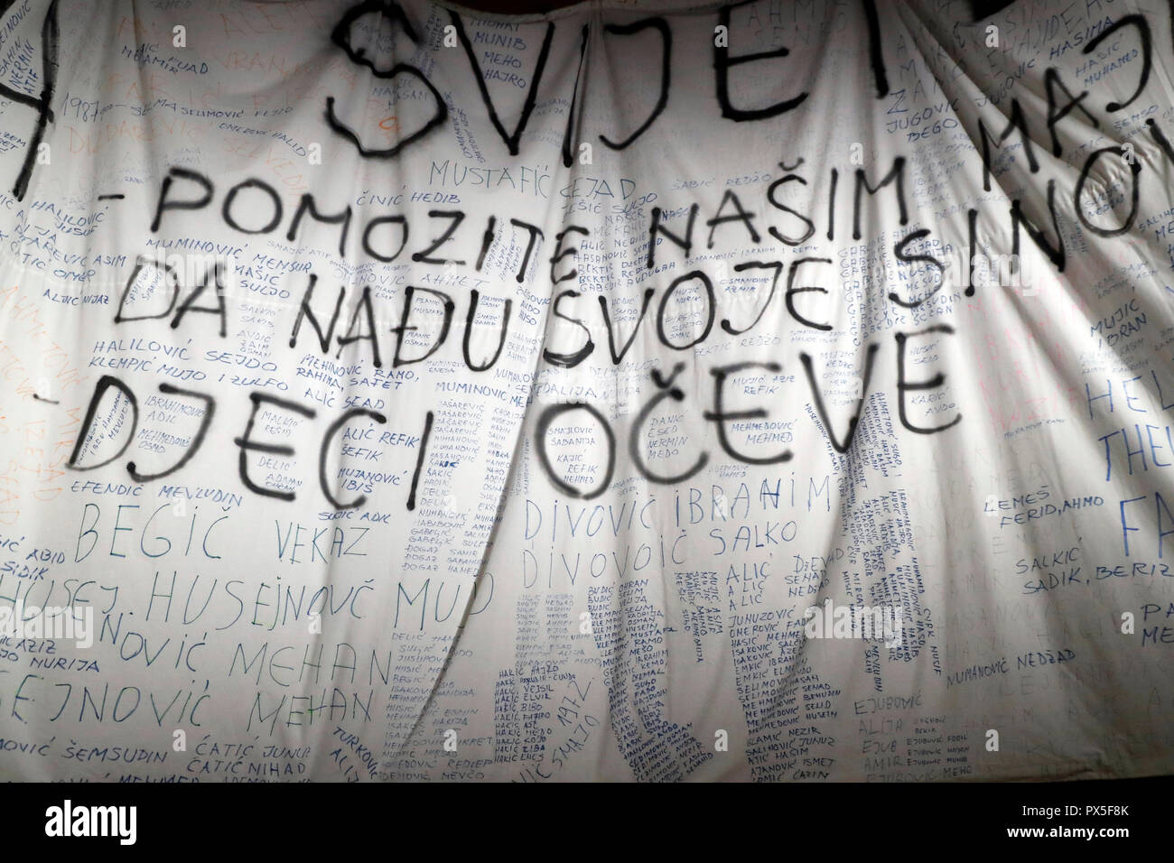 Musée international de la Croix-Rouge et du Croissant-Rouge (CICR). Avec de l'inscriptions, faites par femme de Srebrenica Association. Bosnie-herzégovine. 1996 Perm Banque D'Images