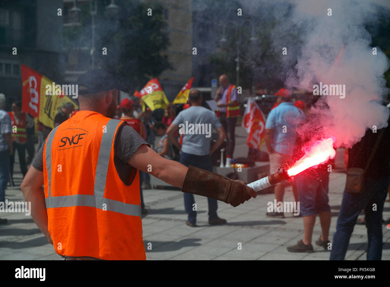 Syndicat CGT d'organiser une manifestation contre la réforme du système ferroviaire. Le Fayet. La France. Banque D'Images