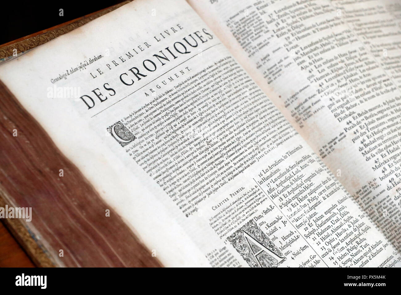 Vieille Bible en français, 1669. Ancien Testament. Livre historique. Chroniques. Banque D'Images