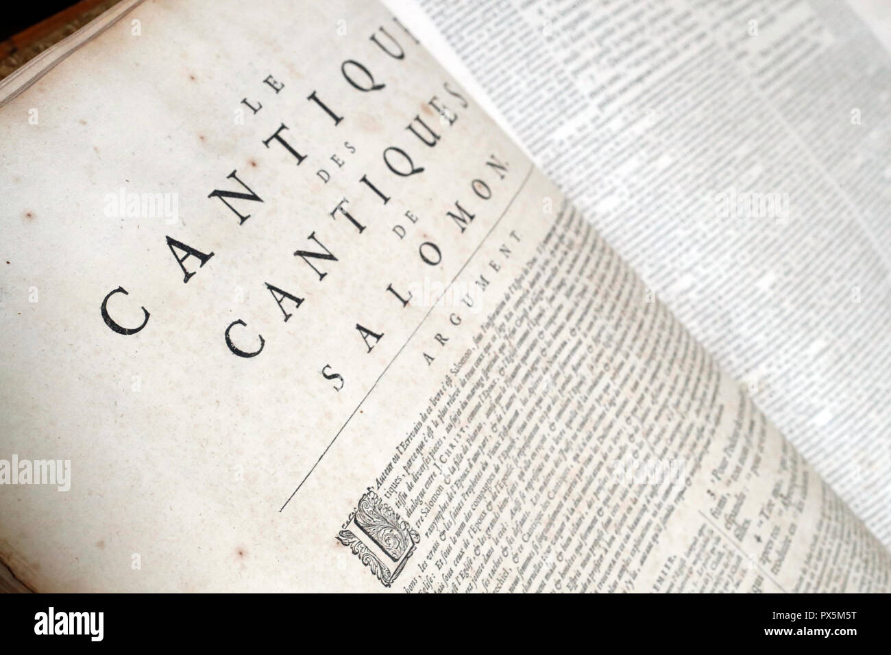 Vieille Bible en français, 1669. Ancien Testament. Livre de sagesse. Os chanson chansons. Banque D'Images