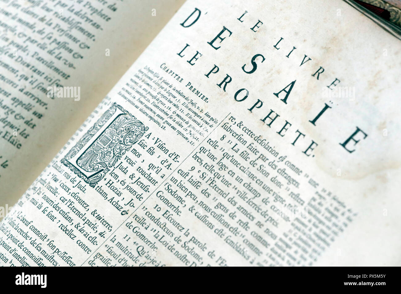 Vieille Bible en français, 1669. Ancien Testament. Grand prophète. Ésaïe. Banque D'Images