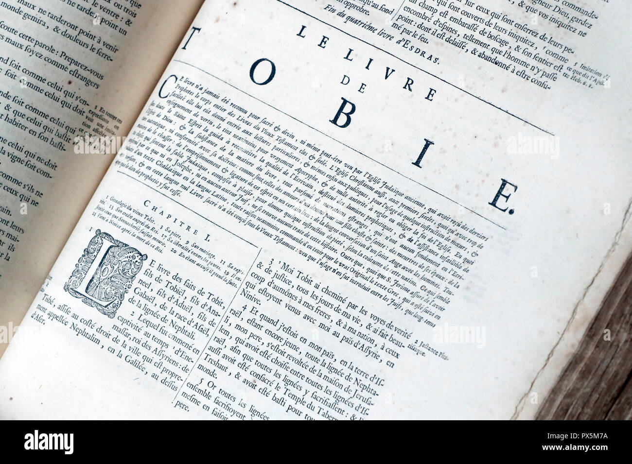Vieille Bible en français, 1669. Ancien Testament. Apocryphes. Tobie. Banque D'Images
