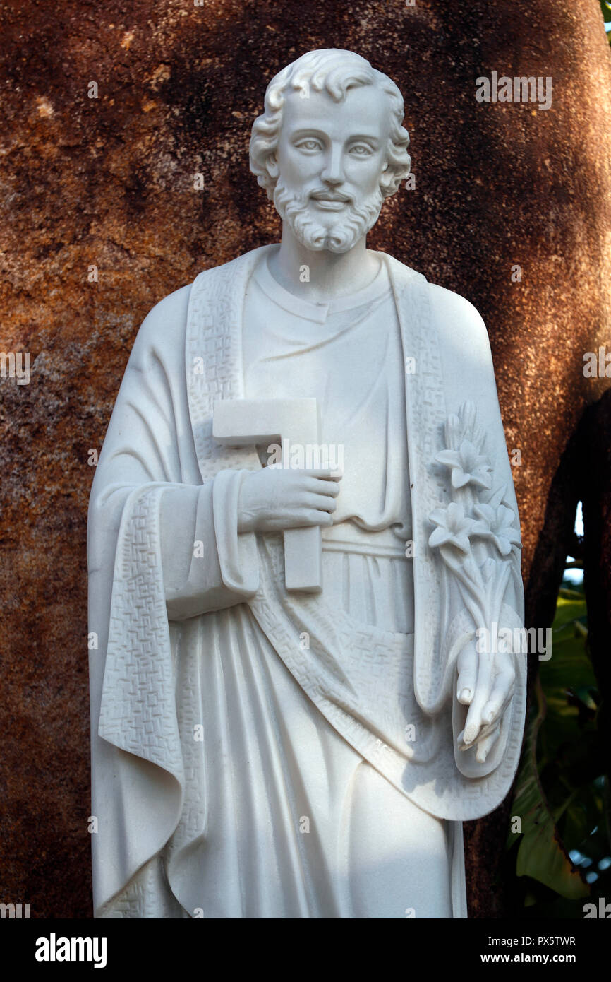 Hai fils église catholique. Saint Joseph le charpentier. Statue. Ba Ria. Le Vietnam. Banque D'Images Hai fils église catholique. Saint Joseph le charpentier. Statue. Ba Ria. Le Vietnam. Banque D'Images