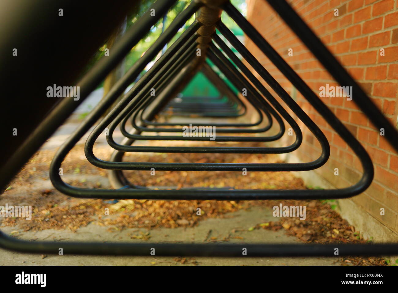 Shot de support à bicyclettes à Eglinton Park, Toronto, Ontario, Canada. Banque D'Images