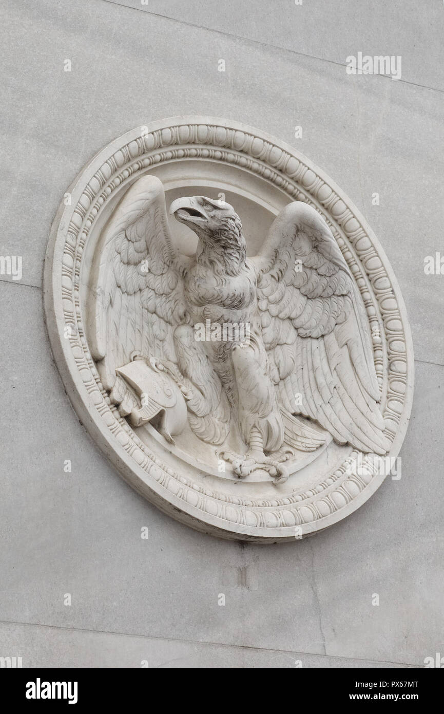 La statue de pierre de l'Aigle de fer Berlin Banque D'Images