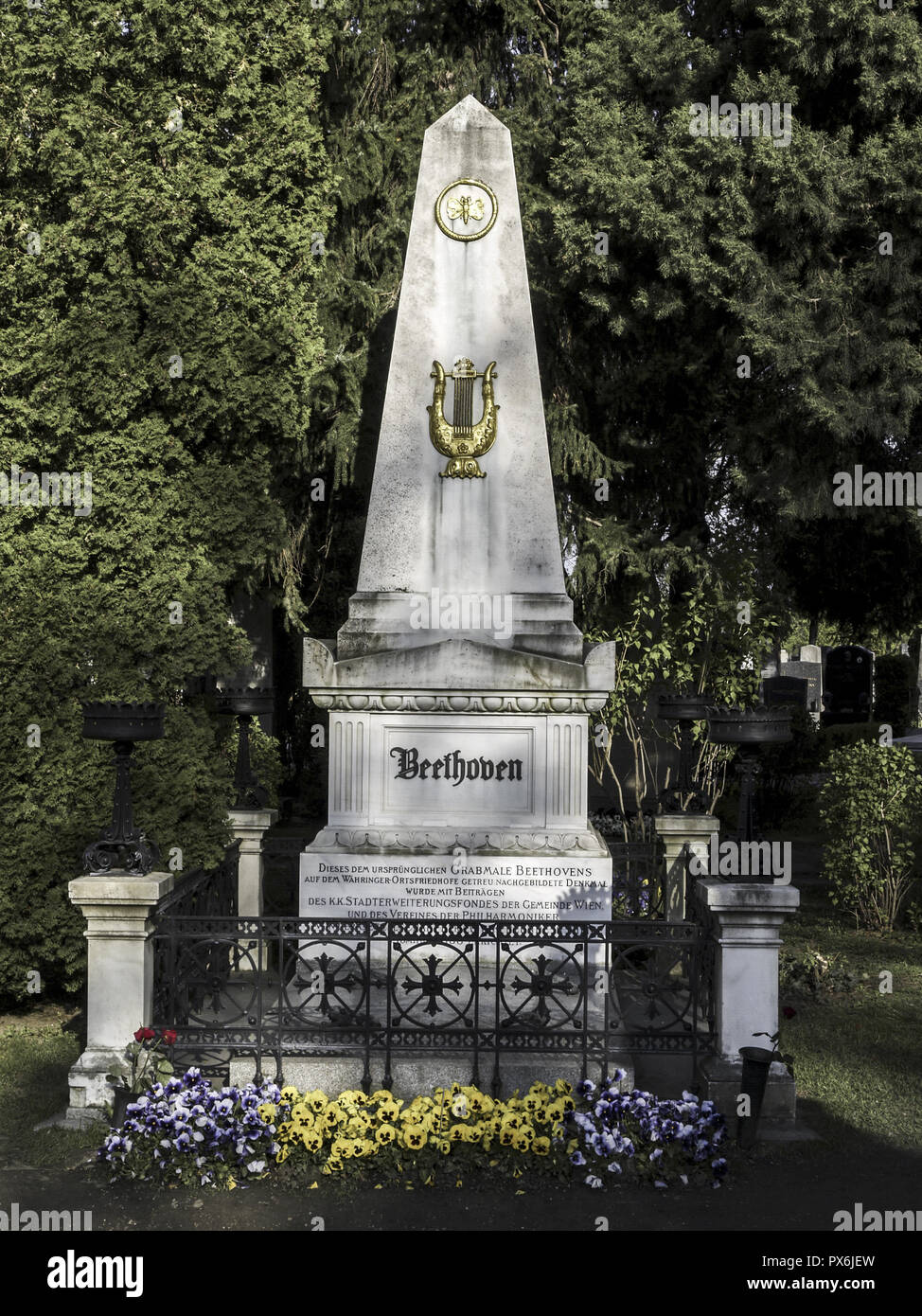 Cimetière central de Vienne, tombe de Ludwig van Beethoven, l'Autriche, 11 district, cimetière central. Banque D'Images